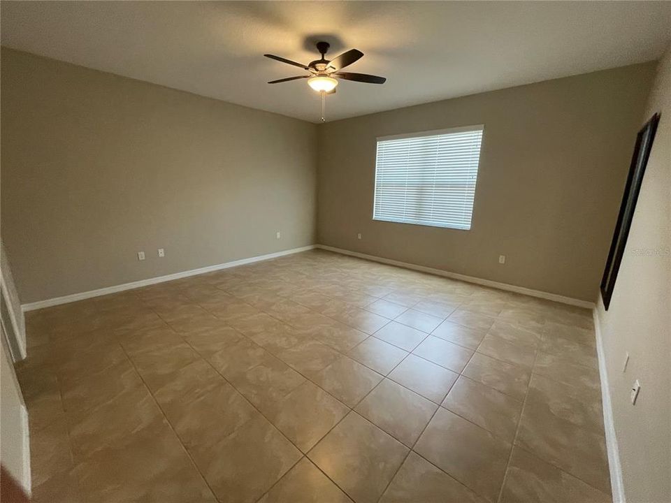 For Rent: $2,000 (3 beds, 2 baths, 1801 Square Feet)