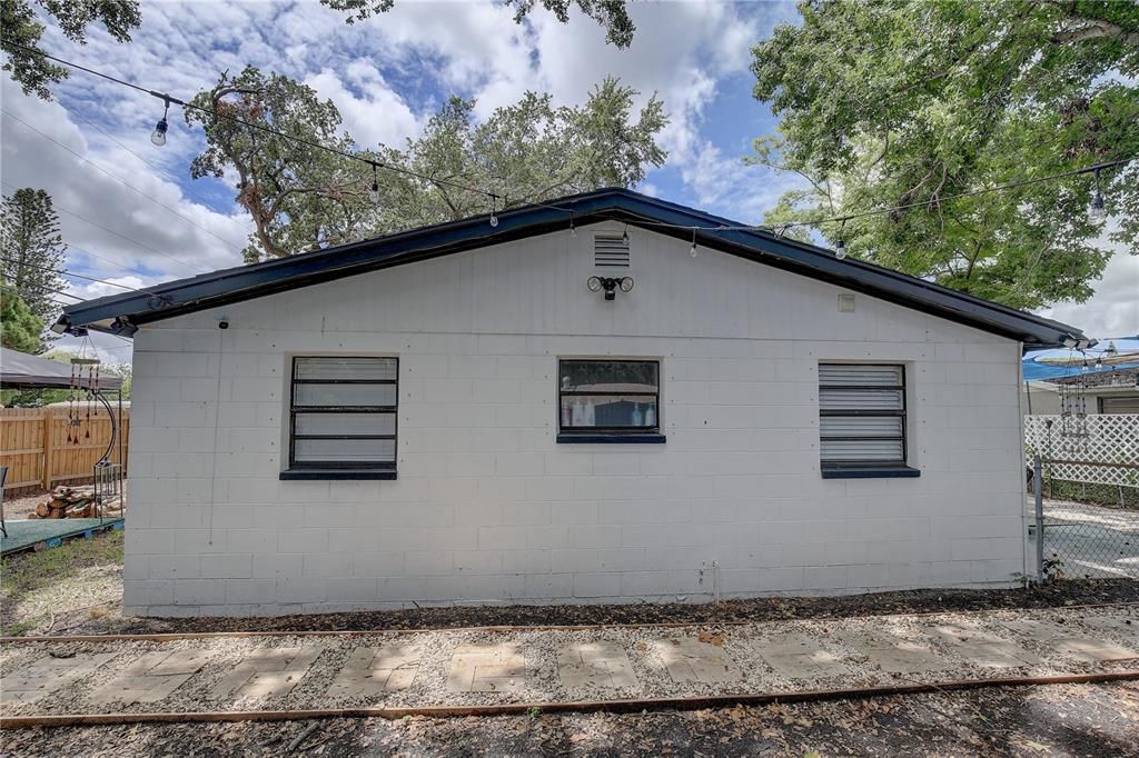 For Sale: $390,000 (3 beds, 2 baths, 1263 Square Feet)