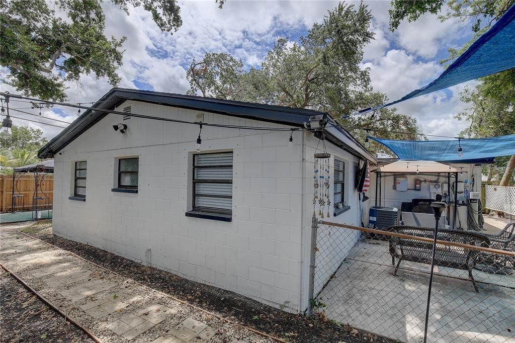 For Sale: $390,000 (3 beds, 2 baths, 1263 Square Feet)