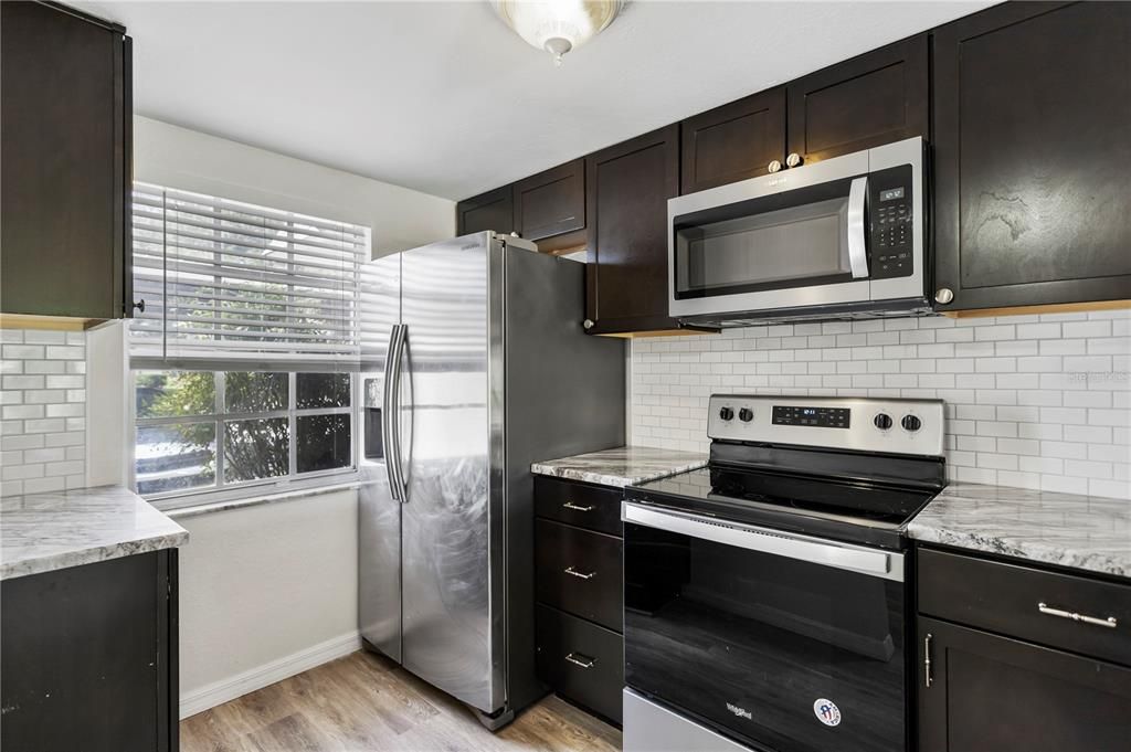 For Rent: $1,675 (2 beds, 1 baths, 904 Square Feet)