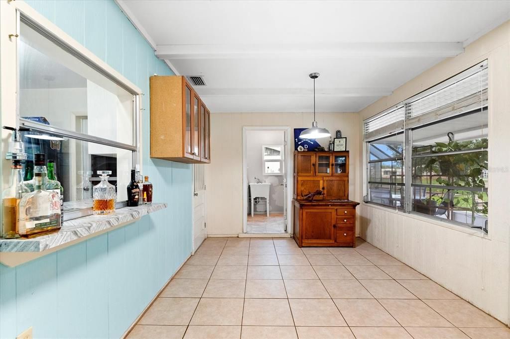 For Sale: $265,000 (2 beds, 2 baths, 1256 Square Feet)