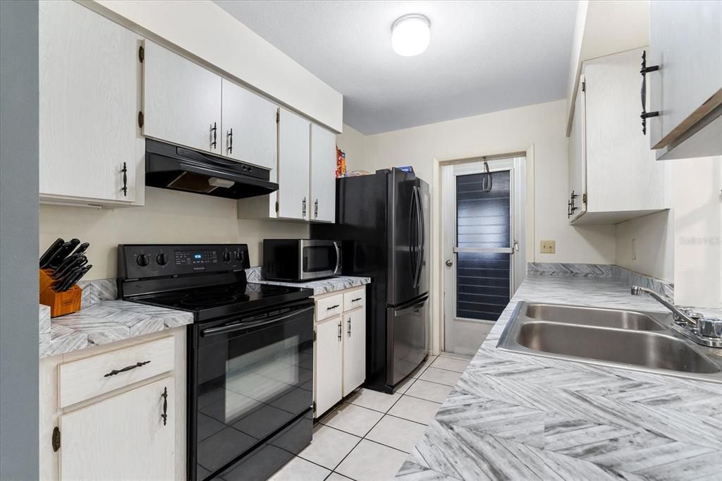 For Sale: $265,000 (2 beds, 2 baths, 1256 Square Feet)