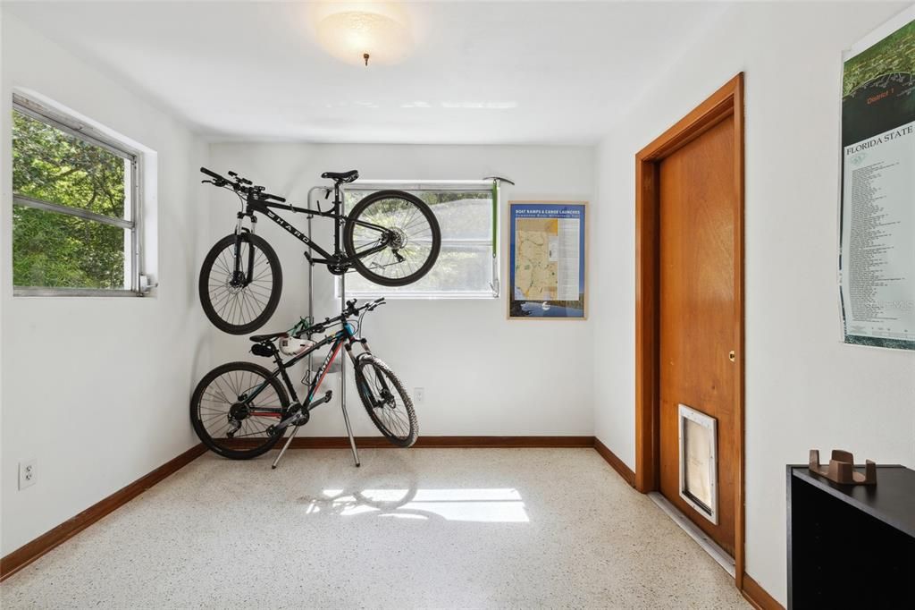 Active With Contract: $239,000 (4 beds, 2 baths, 1605 Square Feet)