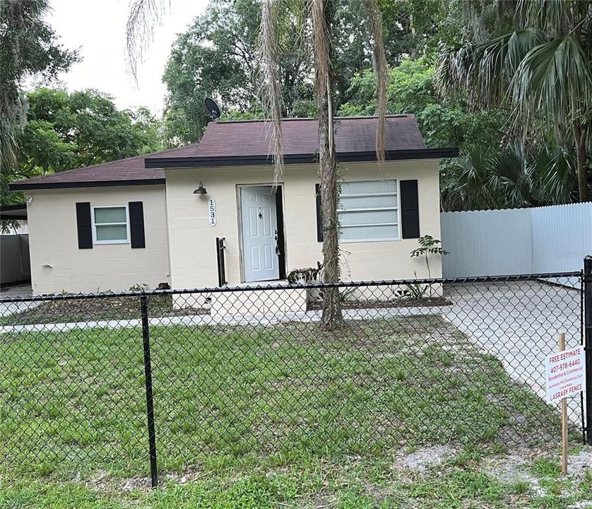 For Sale: $269,999 (2 beds, 2 baths, 936 Square Feet)