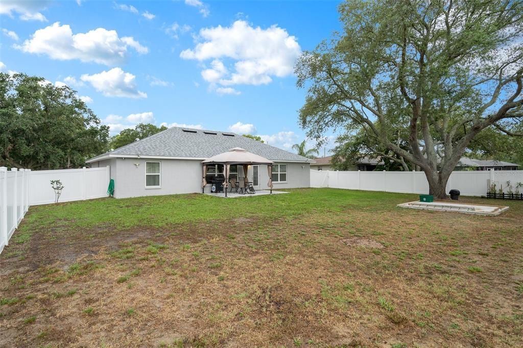 For Sale: $340,000 (3 beds, 2 baths, 1551 Square Feet)