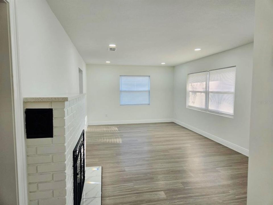 Active With Contract: $515,000 (4 beds, 2 baths, 1744 Square Feet)