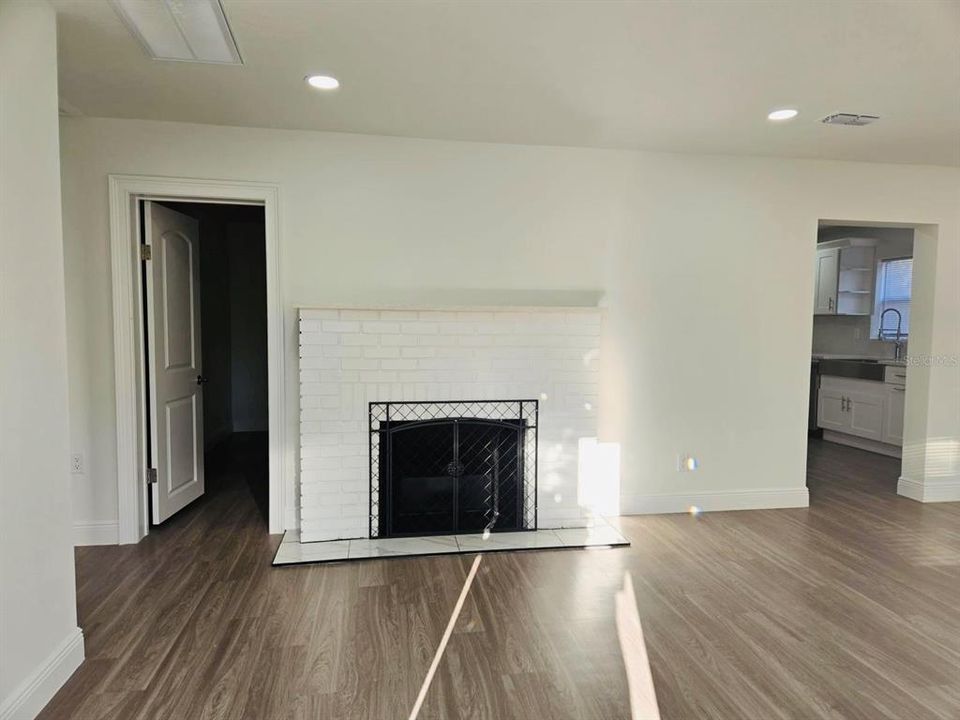 Active With Contract: $515,000 (4 beds, 2 baths, 1744 Square Feet)