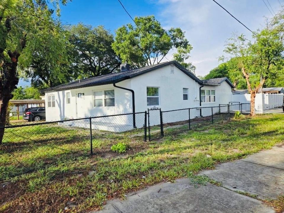 Active With Contract: $515,000 (4 beds, 2 baths, 1744 Square Feet)