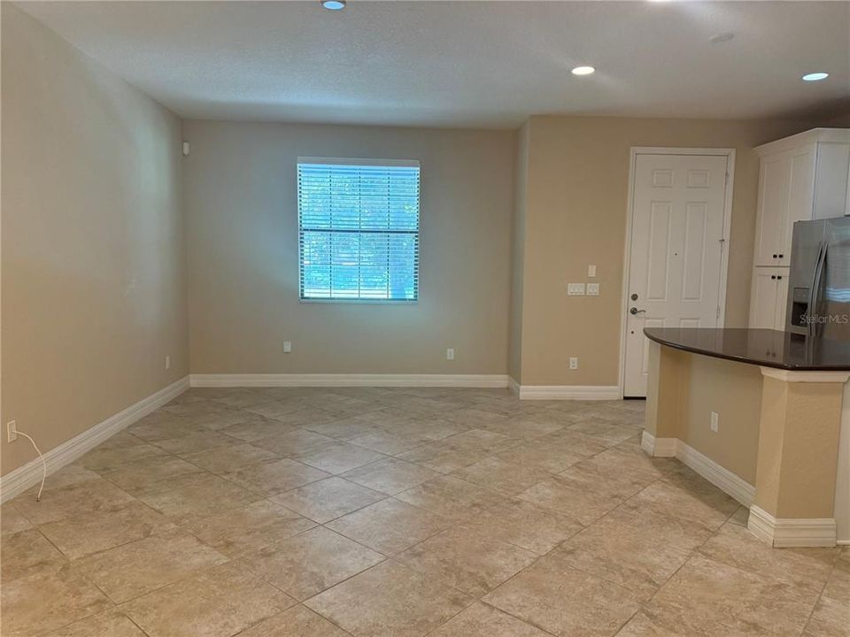 Active With Contract: $2,400 (2 beds, 2 baths, 1628 Square Feet)