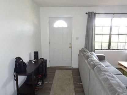 For Sale: $200,000 (3 beds, 2 baths, 1215 Square Feet)