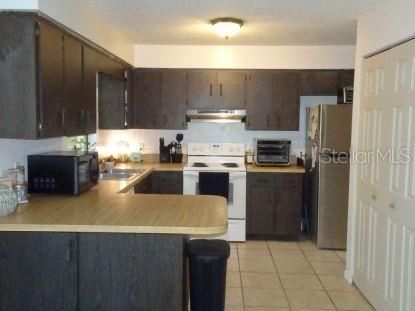 For Sale: $200,000 (3 beds, 2 baths, 1215 Square Feet)