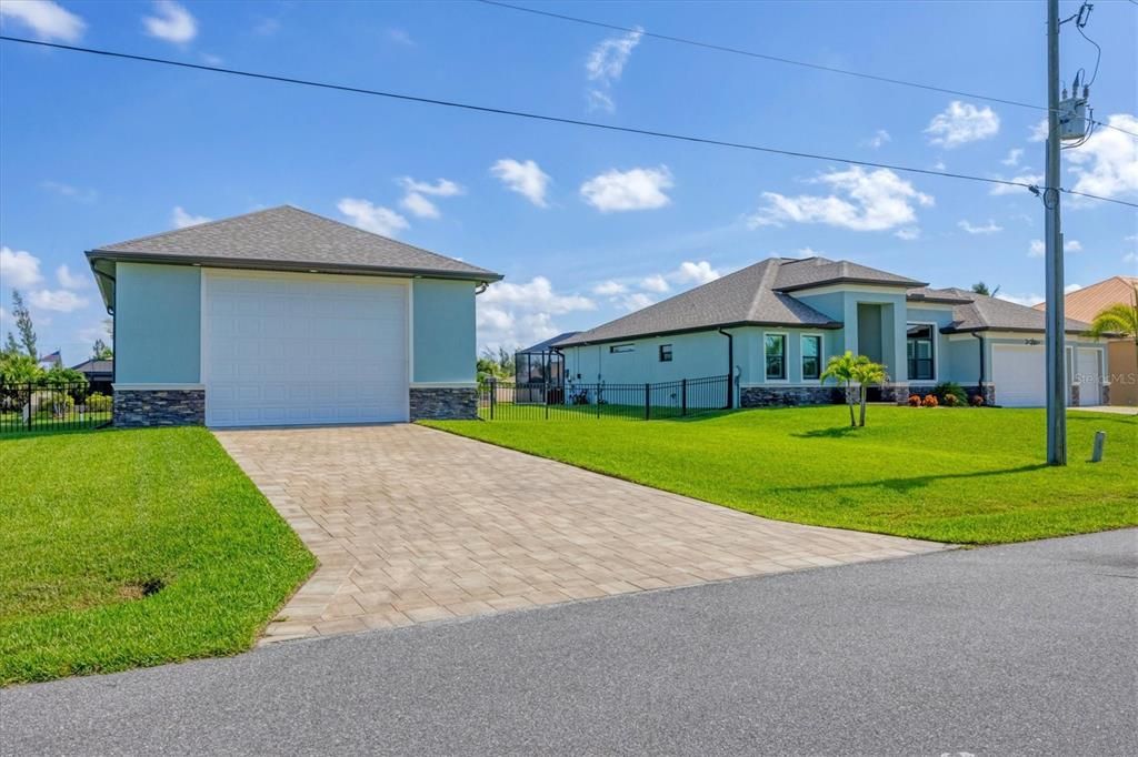 For Sale: $1,200,000 (3 beds, 3 baths, 2336 Square Feet)