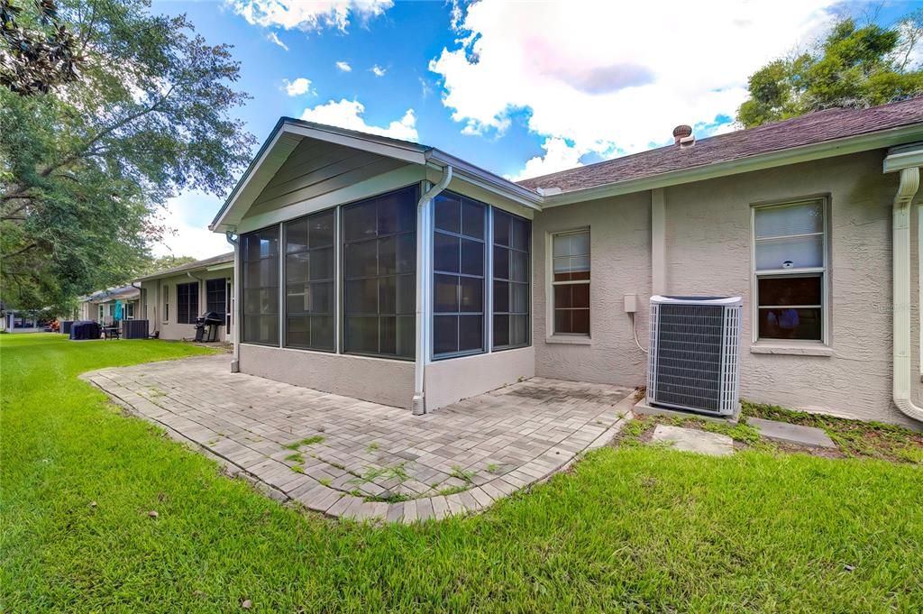 For Sale: $249,900 (2 beds, 2 baths, 1290 Square Feet)