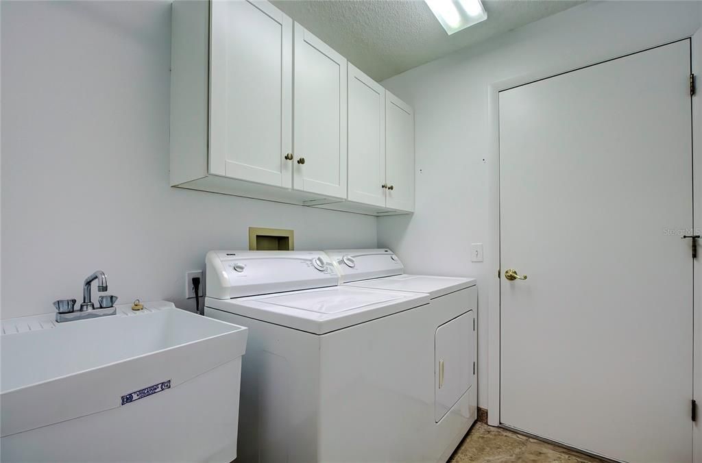 For Sale: $249,900 (2 beds, 2 baths, 1290 Square Feet)