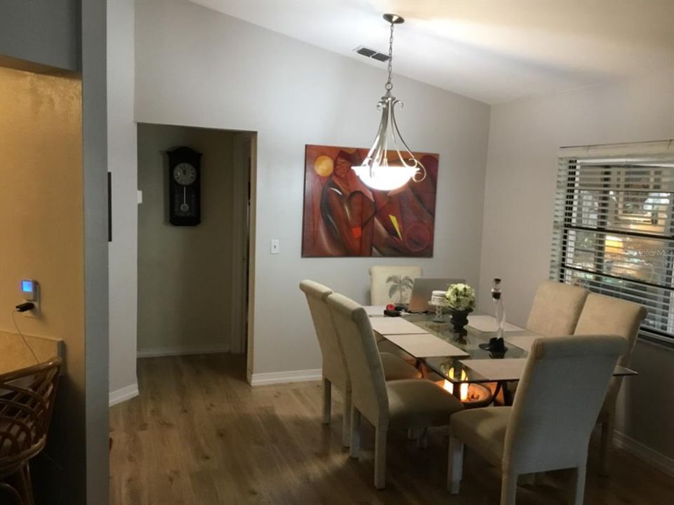 For Sale: $370,000 (2 beds, 2 baths, 1221 Square Feet)