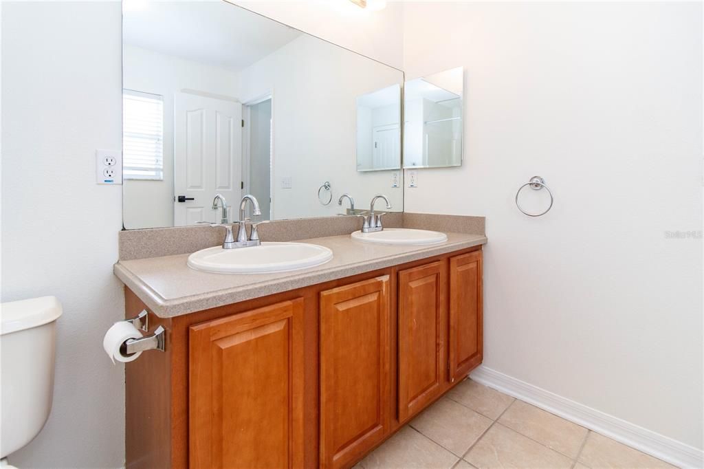 For Sale: $445,000 (3 beds, 2 baths, 1862 Square Feet)