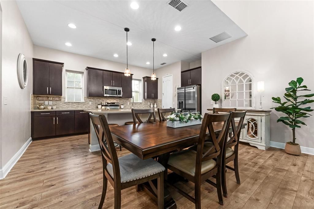 Active With Contract: $744,000 (4 beds, 3 baths, 2556 Square Feet)