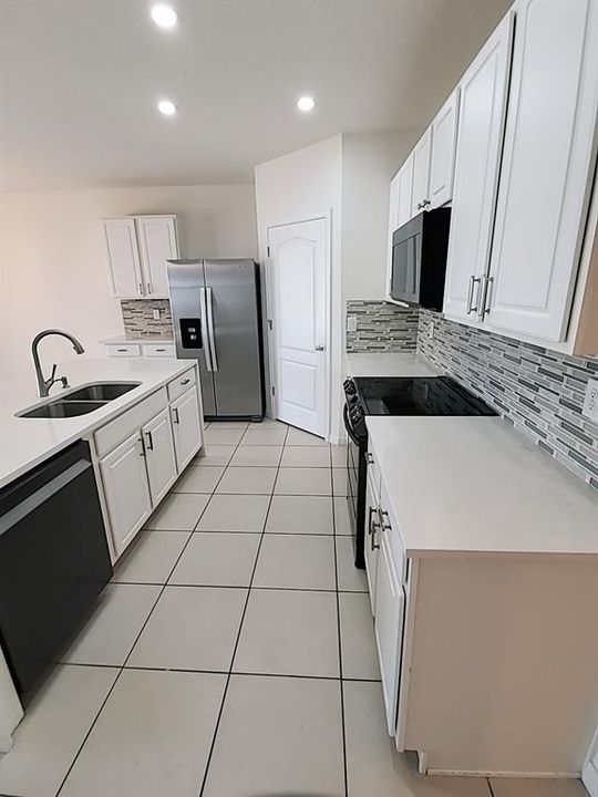 For Rent: $2,700 (4 beds, 2 baths, 1846 Square Feet)