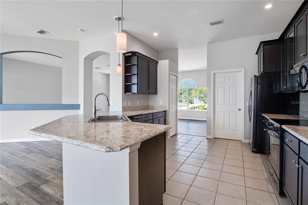 Active With Contract: $369,900 (4 beds, 2 baths, 2470 Square Feet)