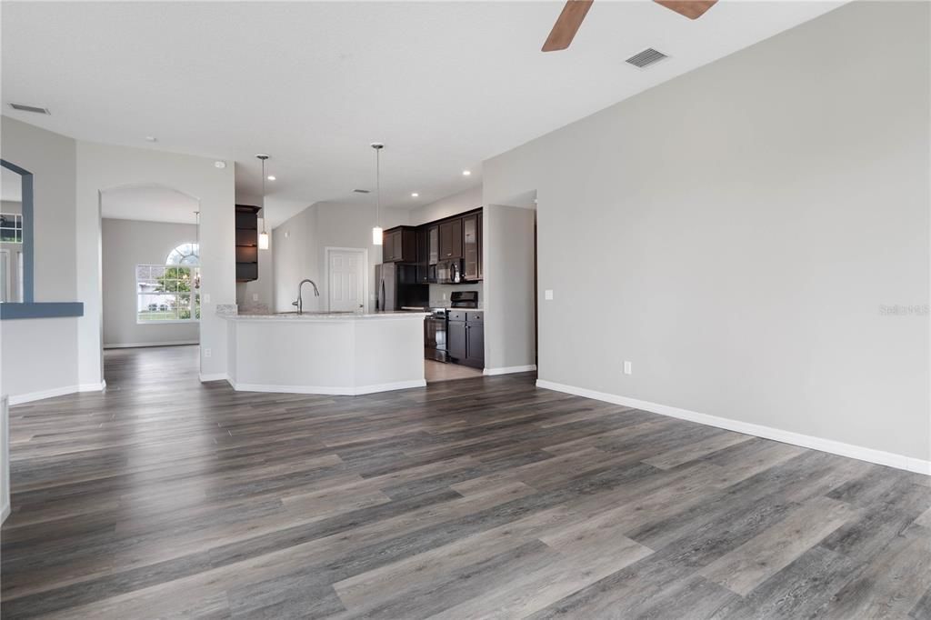 Active With Contract: $369,900 (4 beds, 2 baths, 2470 Square Feet)