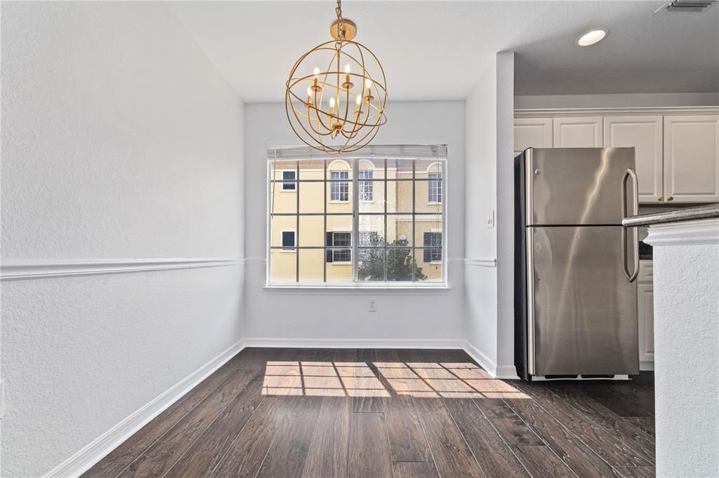 Active With Contract: $309,000 (1 beds, 1 baths, 881 Square Feet)