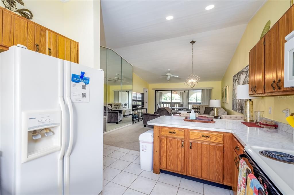 Active With Contract: $159,900 (2 beds, 2 baths, 1428 Square Feet)