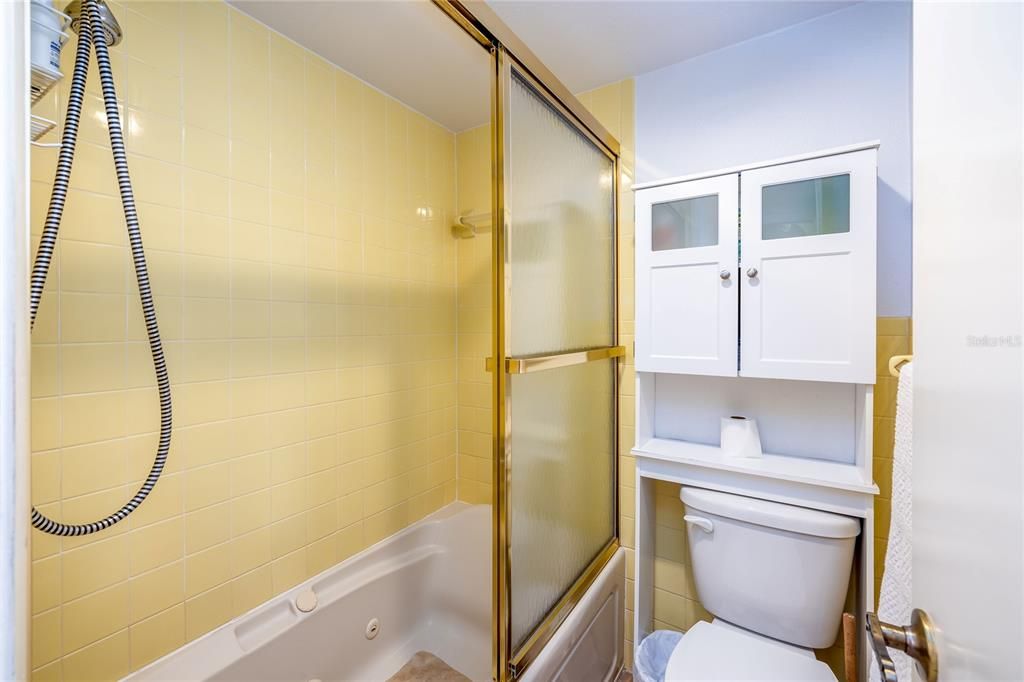 Active With Contract: $159,900 (2 beds, 2 baths, 1428 Square Feet)