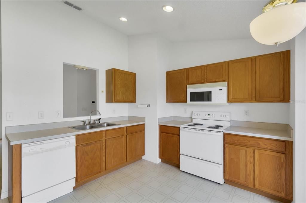 For Sale: $340,000 (3 beds, 2 baths, 1314 Square Feet)