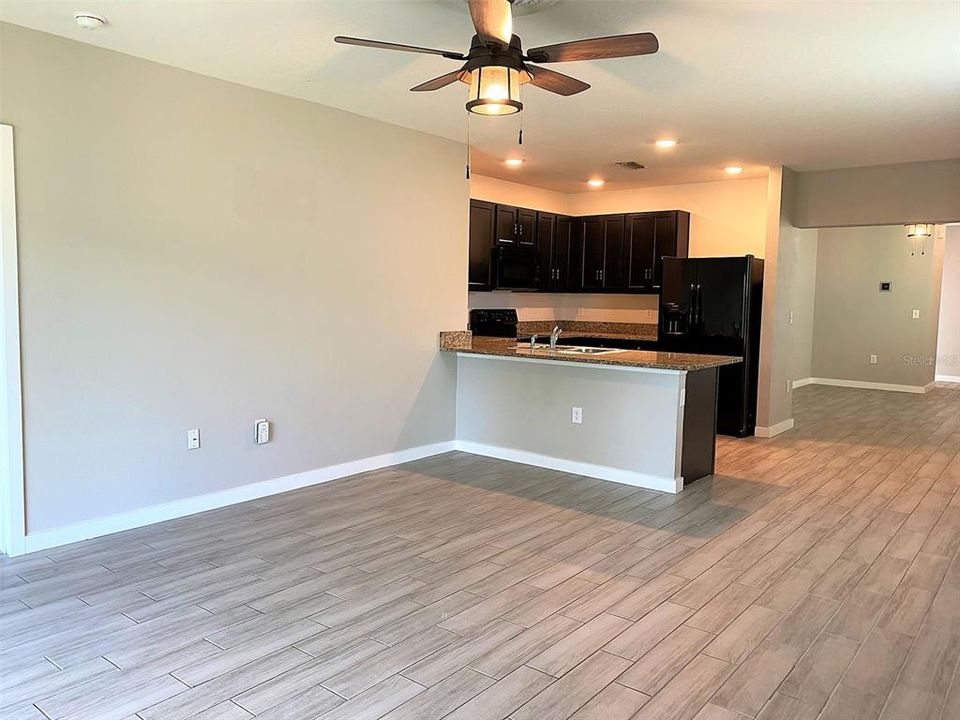 For Sale: $379,500 (3 beds, 2 baths, 1529 Square Feet)