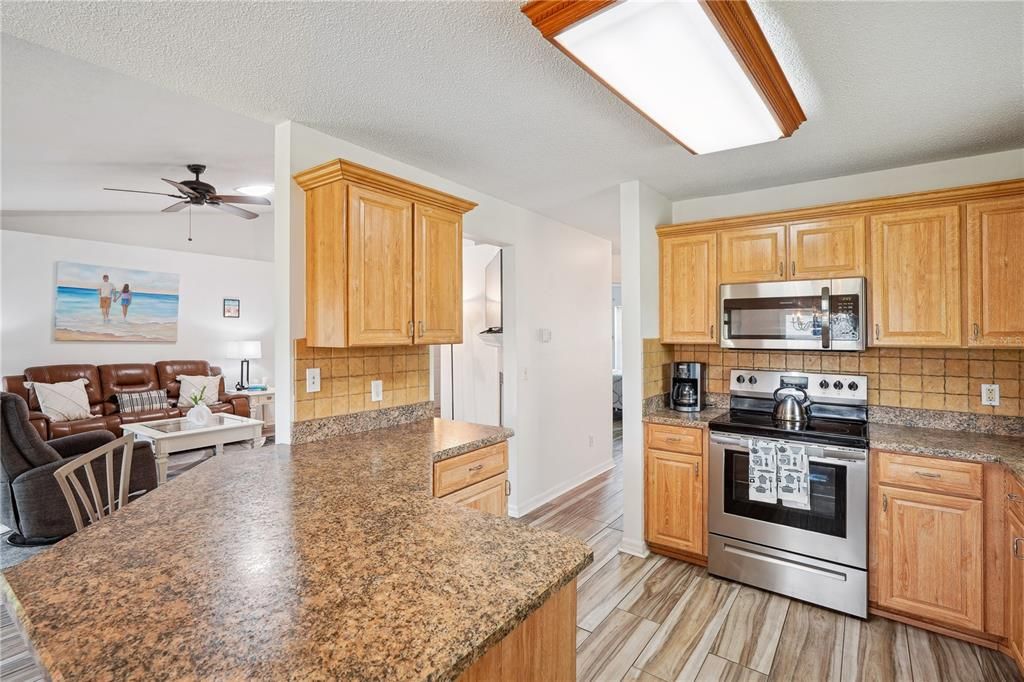 For Sale: $319,900 (3 beds, 2 baths, 1432 Square Feet)