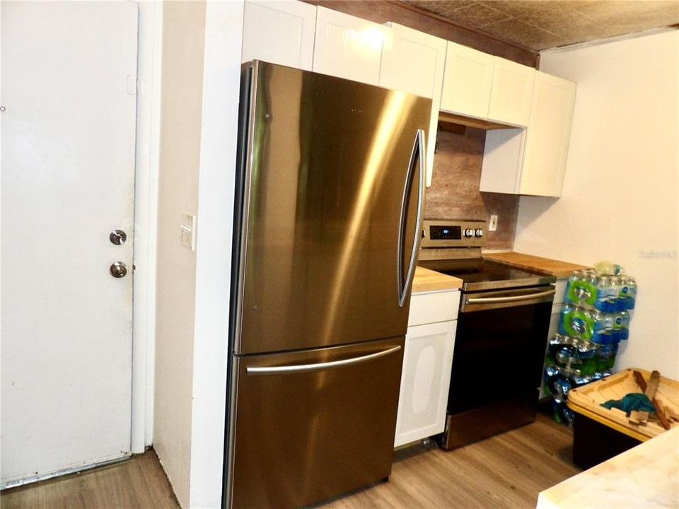 For Sale: $135,000 (2 beds, 2 baths, 940 Square Feet)