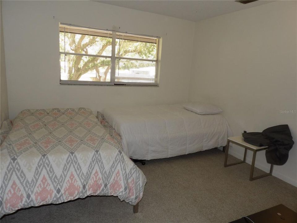 For Sale: $135,000 (2 beds, 2 baths, 940 Square Feet)