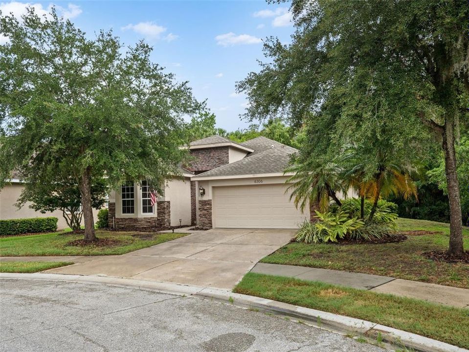 For Sale: $399,000 (3 beds, 2 baths, 1707 Square Feet)