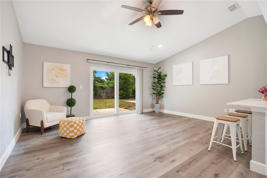 Active With Contract: $328,900 (3 beds, 2 baths, 1170 Square Feet)