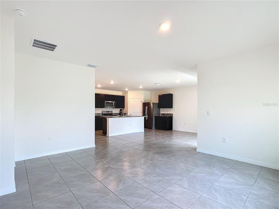 For Sale: $329,900 (4 beds, 2 baths, 1827 Square Feet)