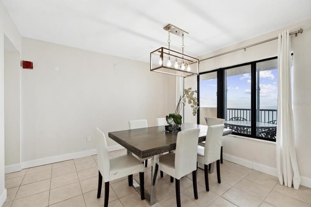 For Sale: $550,000 (2 beds, 2 baths, 1312 Square Feet)