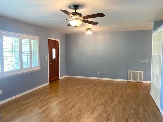 Recently Rented: $3,333 (3 beds, 2 baths, 1348 Square Feet)