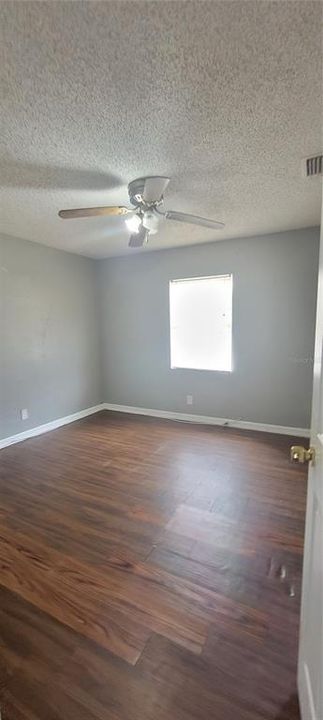 For Sale: $229,000 (3 beds, 2 baths, 1008 Square Feet)