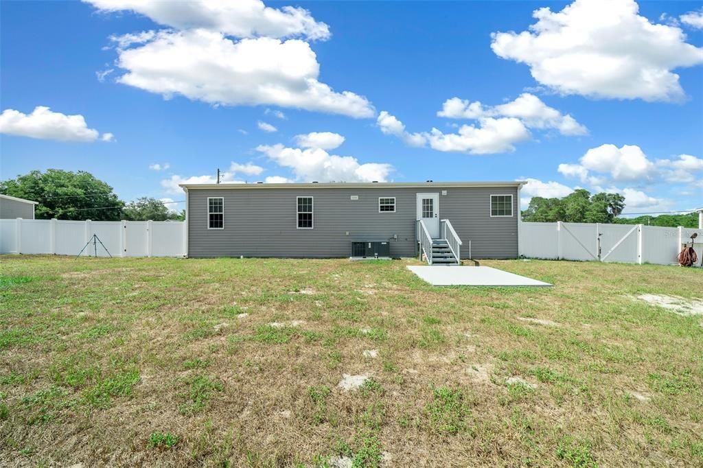 For Sale: $230,000 (3 beds, 2 baths, 1378 Square Feet)