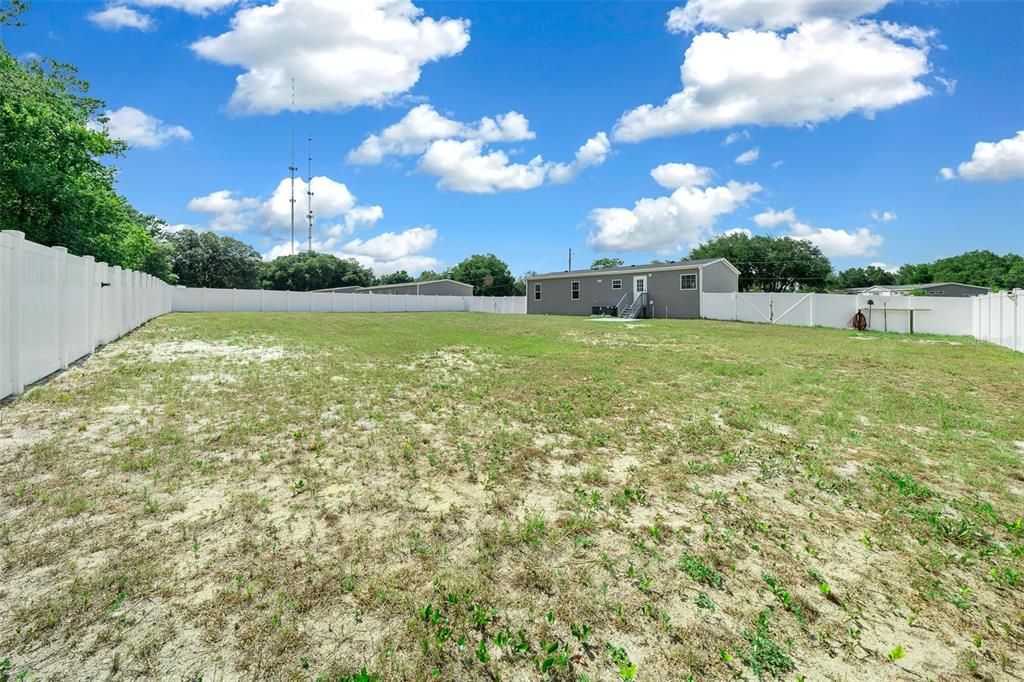 For Sale: $230,000 (3 beds, 2 baths, 1378 Square Feet)