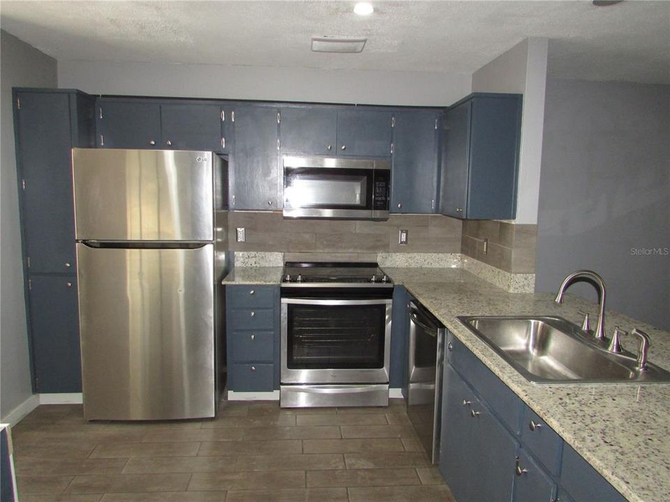 For Rent: $1,750 (2 beds, 2 baths, 1005 Square Feet)