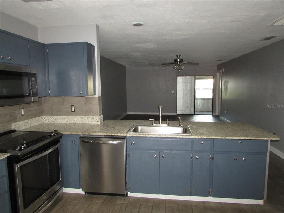 For Rent: $1,750 (2 beds, 2 baths, 1005 Square Feet)