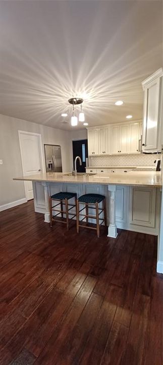 For Rent: $2,595 (4 beds, 2 baths, 1766 Square Feet)