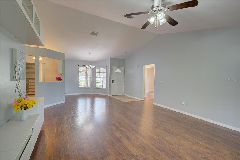 Active With Contract: $365,000 (4 beds, 2 baths, 1683 Square Feet)