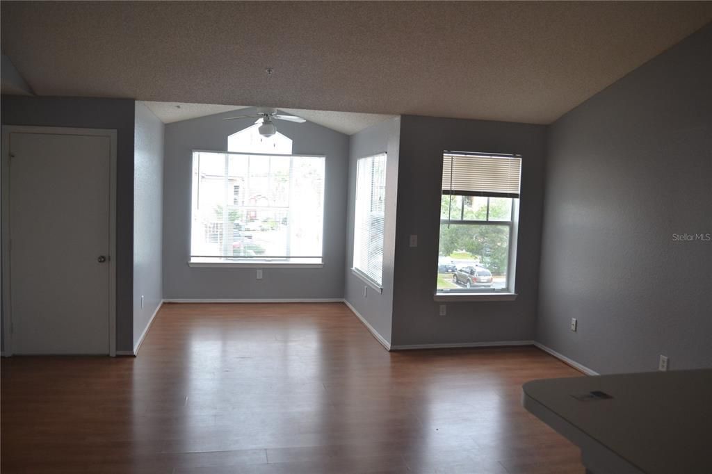 For Rent: $1,800 (2 beds, 2 baths, 1026 Square Feet)