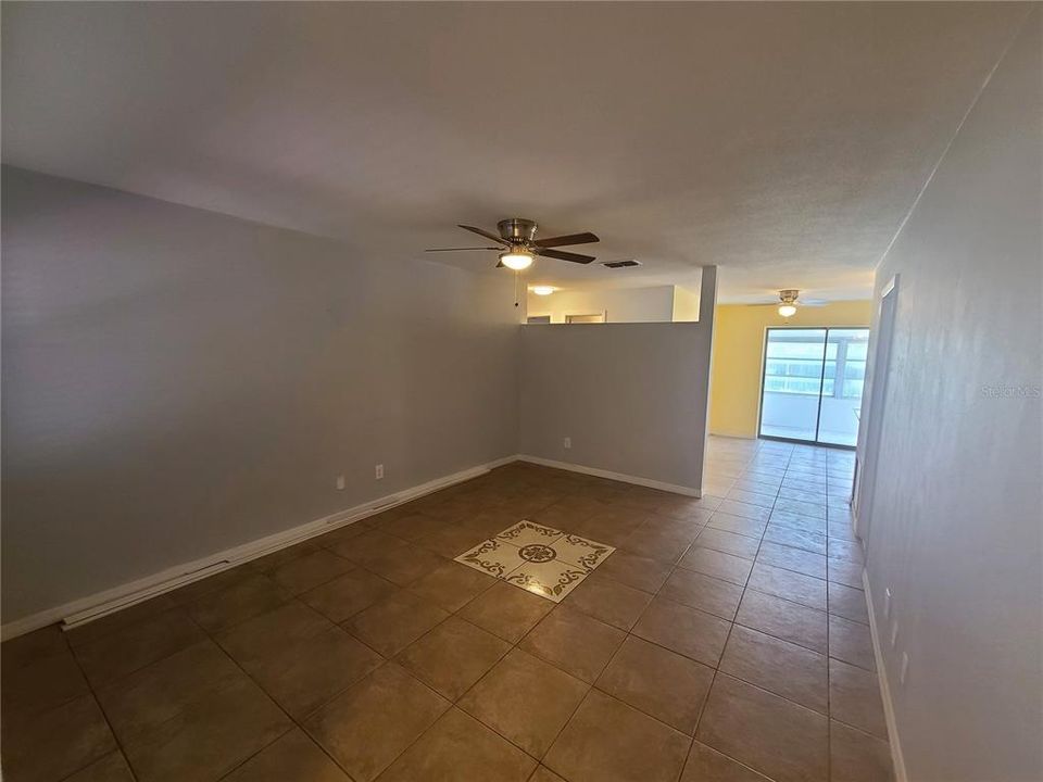 For Rent: $2,300 (3 beds, 2 baths, 1273 Square Feet)