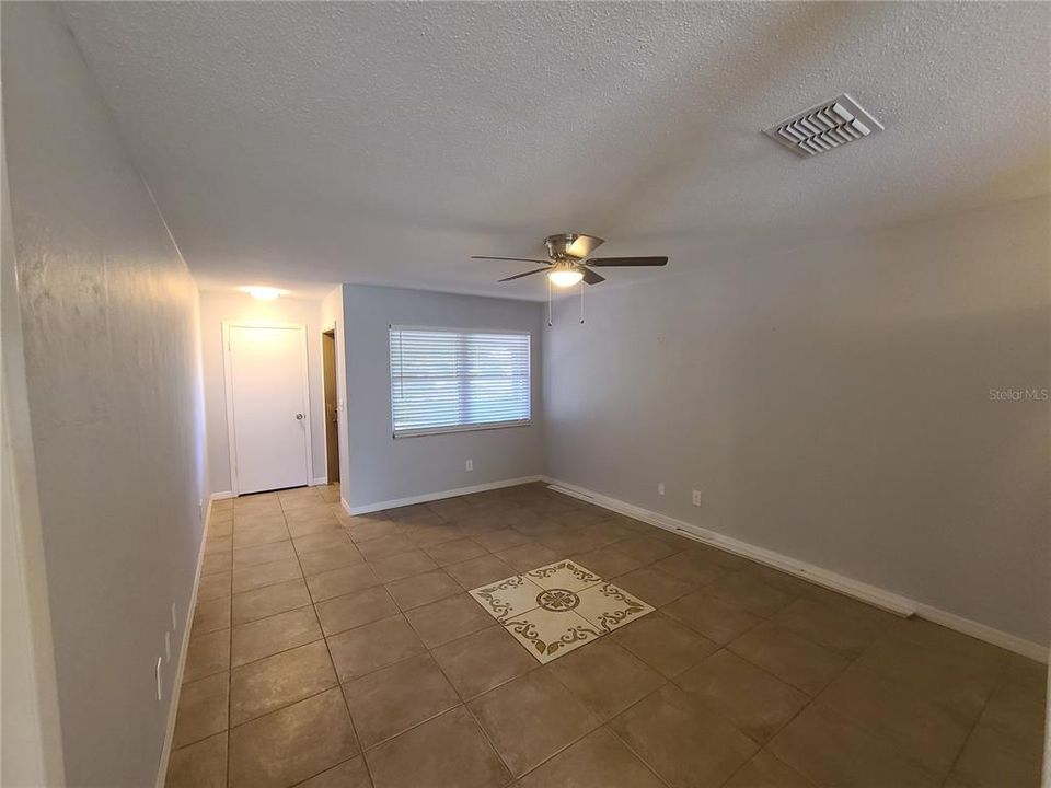 For Rent: $2,300 (3 beds, 2 baths, 1273 Square Feet)