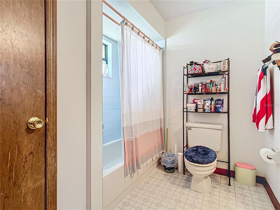 For Sale: $240,000 (2 beds, 2 baths, 1276 Square Feet)