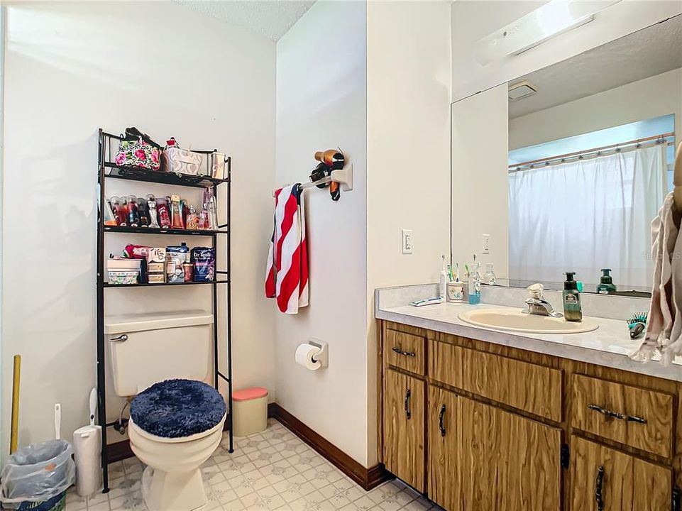 For Sale: $240,000 (2 beds, 2 baths, 1276 Square Feet)