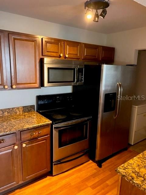 For Rent: $1,200 (1 beds, 1 baths, 627 Square Feet)